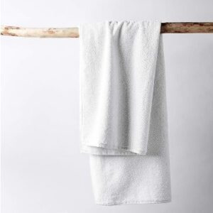 Coyuchi Air Weight Organic Towels, Bath Towel - Alpine White (27" x 54")